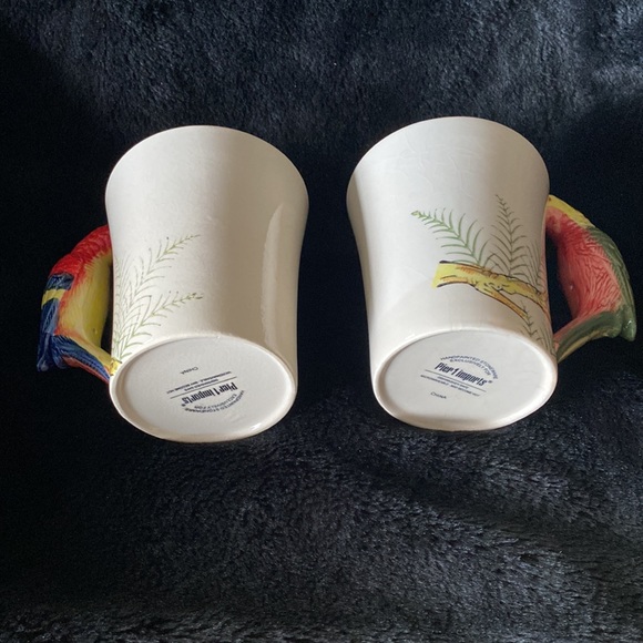 Pair of Parrot Mugs - Picture 3 of 3